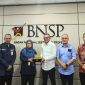 Foto: Ketua BNSP, Syamsi Hari, menyambut Kunjungan Kerja LSP KPK dalam upaya meningkatkan standar kompetensi antikorupsi. (18/1/24).(Doc.BNSP)