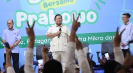 Capres nomor urut 2, Prabowo Subianto menyapa ratusan pedagang bakso, mie ayam dan UMKM se-Bekasi di Bandar Djakarta Bekasi. (Dok. TKN Prabowo Gibran)

