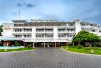 Pemandangan hotel mewah di Bogor yang dikelilingi hijaunya alam pegunungan, menawarkan ketenangan dan relaksasi sempurna bagi para tamu.