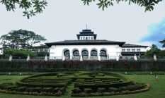 Mengurai Dilema Harga Tiket Wisata: Liburan Impian atau Kantong Kempes?