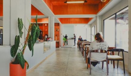 Pesona Sentul: Menjelajahi Lima Kafe Hits dengan Pemandangan Memukau di Akhir Pekan