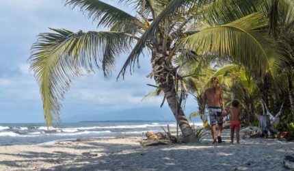 Pesona Tersembunyi Sumbawa: Destinasi Liburan Keluarga yang Menawan
